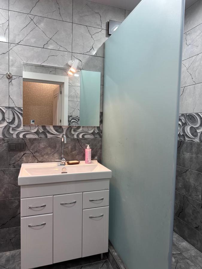 4 Bedroom Suite Apartment Ln Tbilisi City エクステリア 写真